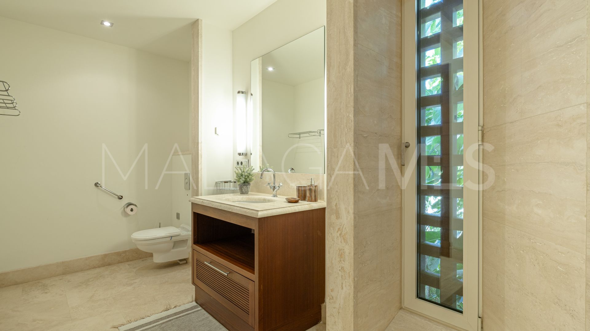 Villa for sale in Finca Cortesin