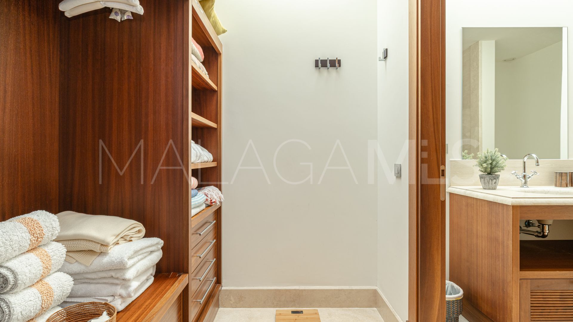 Villa for sale in Finca Cortesin