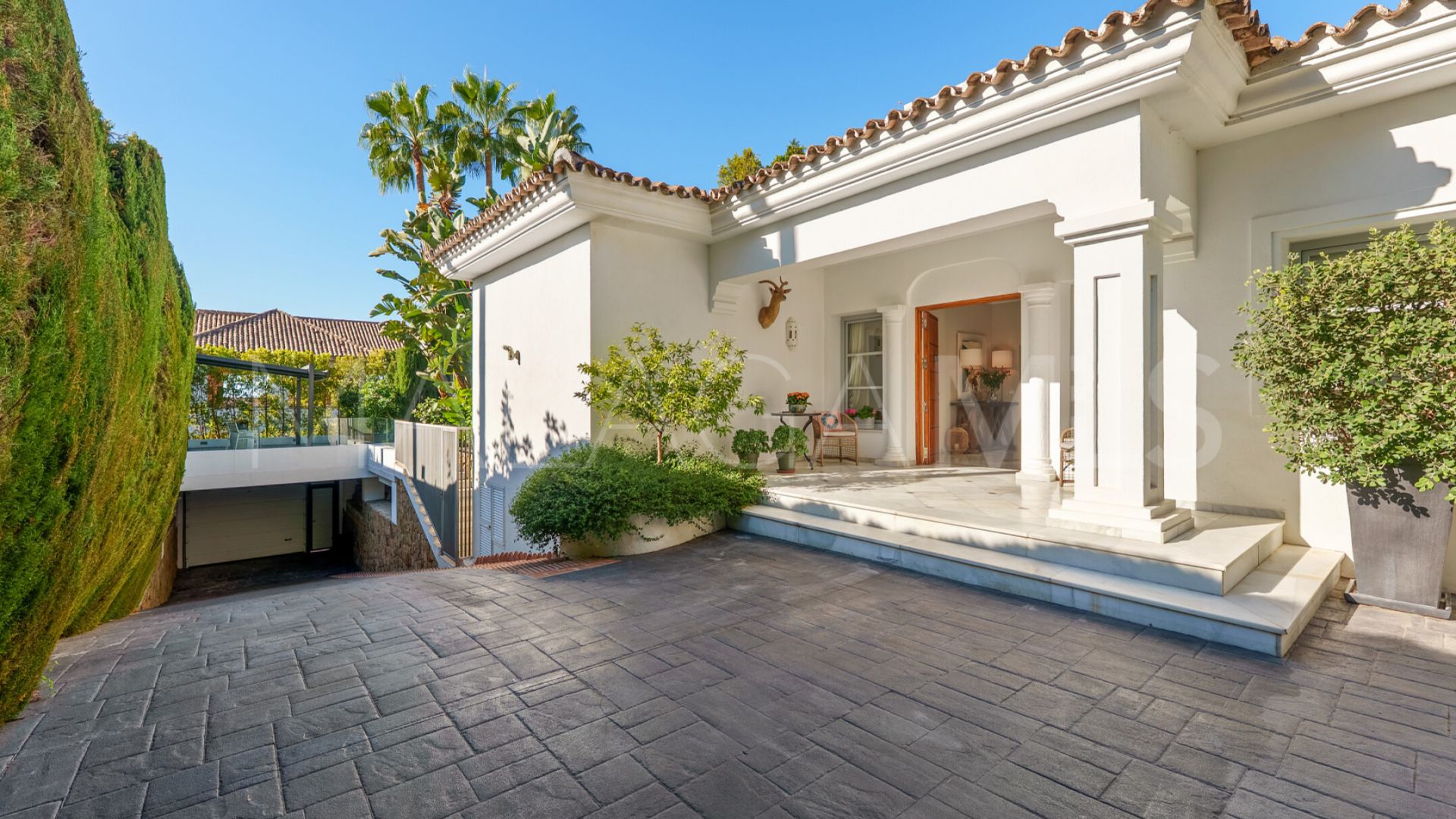 Villa for sale in Sierra Blanca