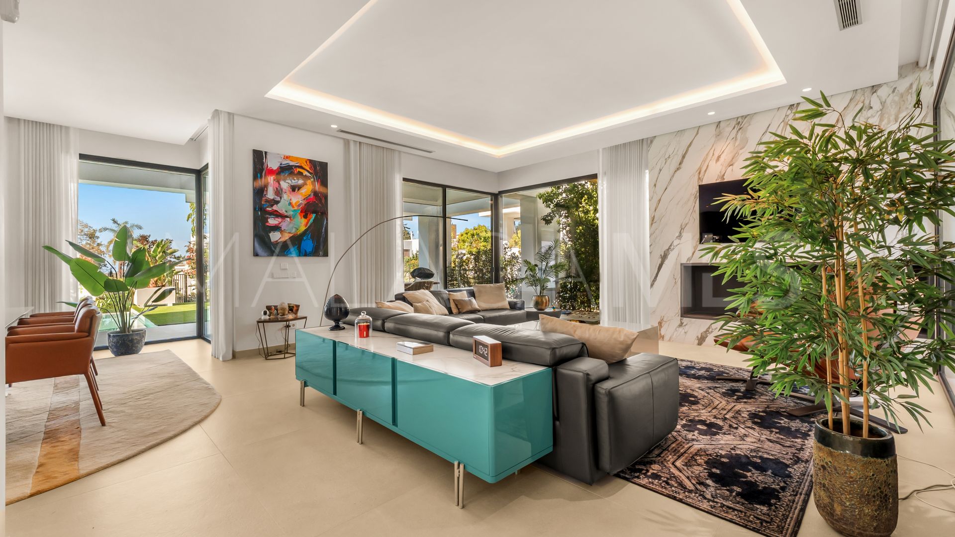 Buy villa with 4 bedrooms in Golden Mile