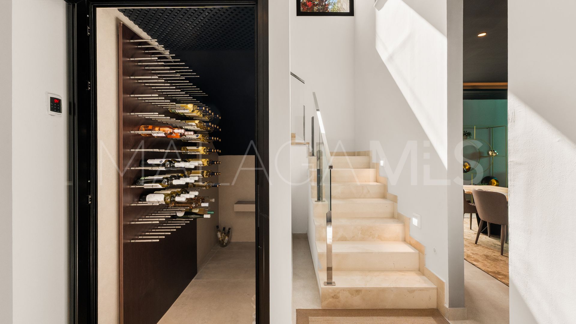 Buy villa with 4 bedrooms in Golden Mile