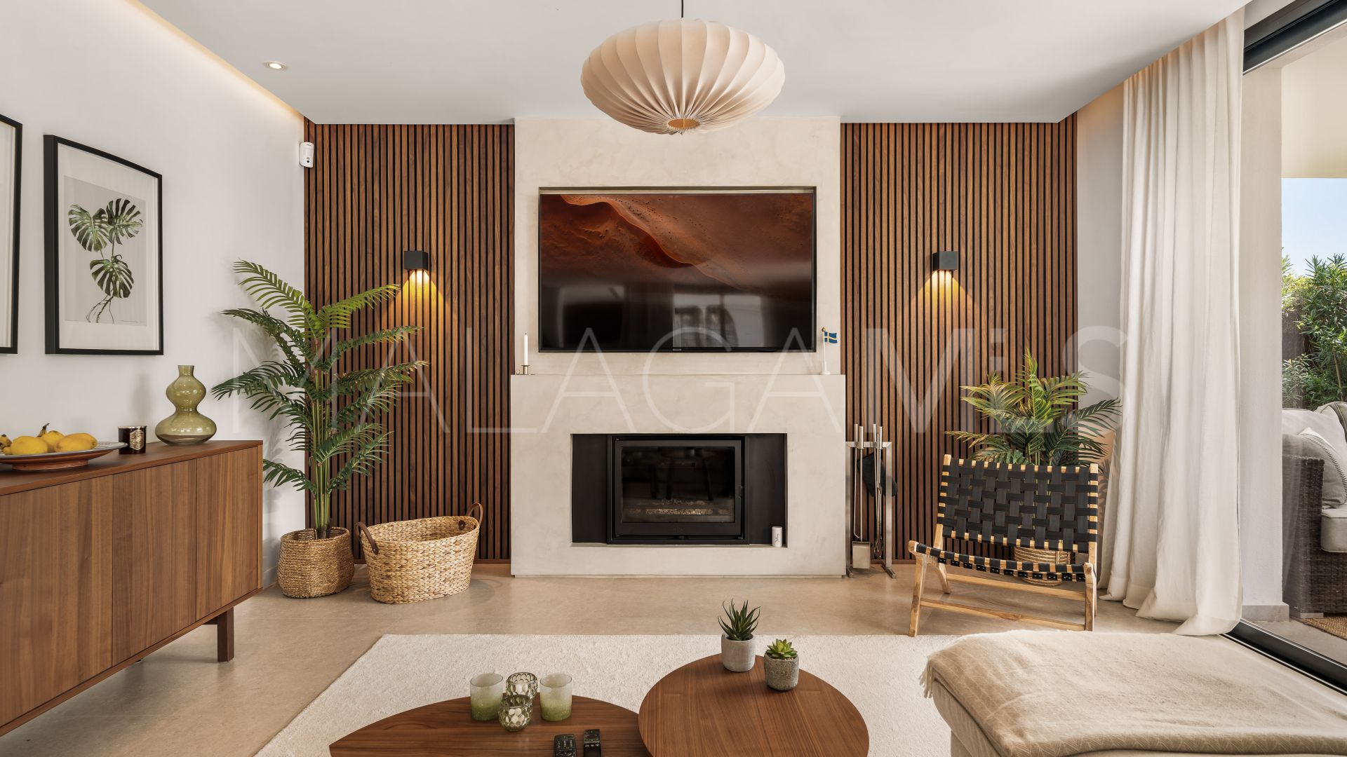 Villa for sale in Nueva Andalucia