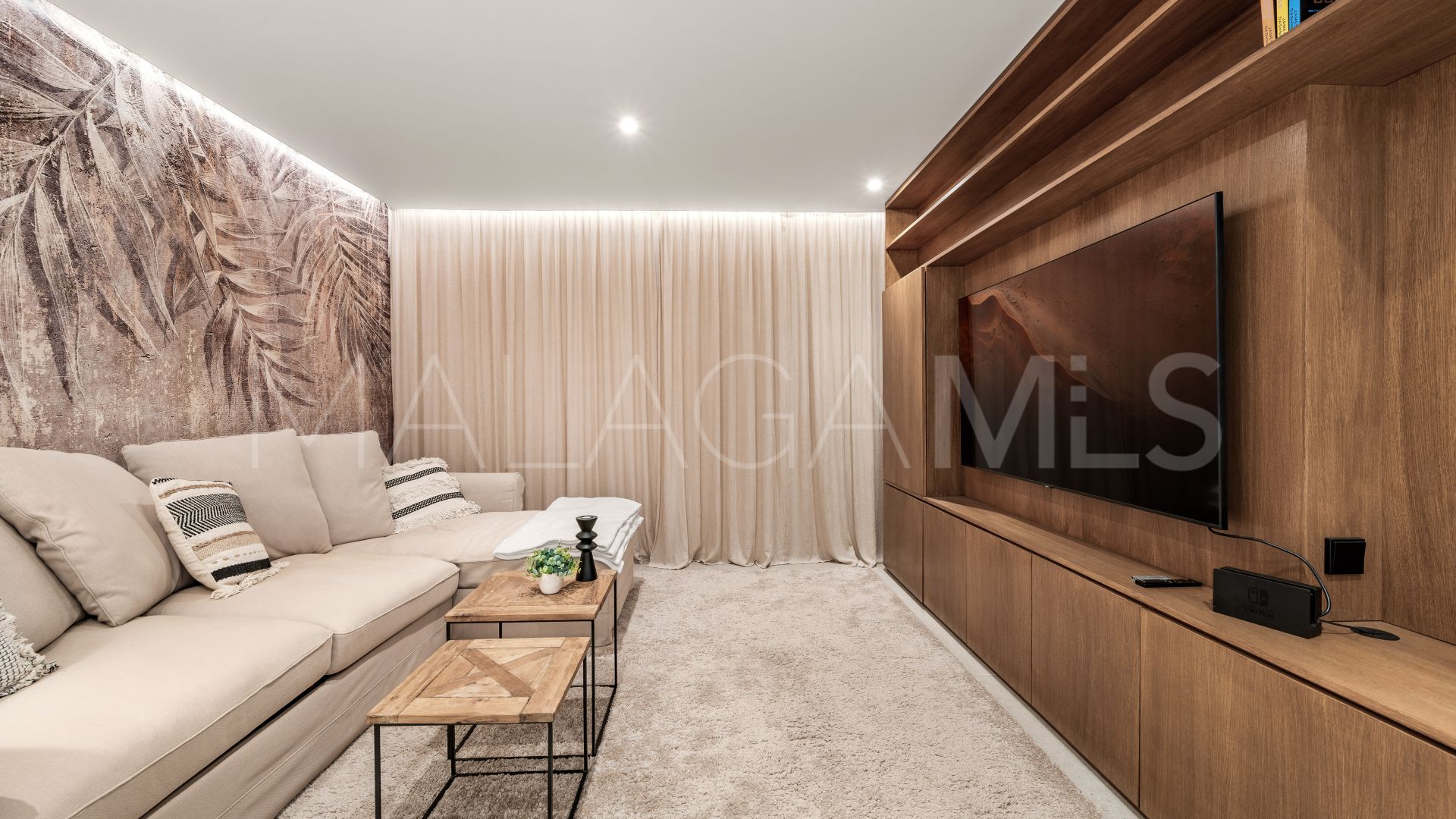 Villa for sale in Nueva Andalucia