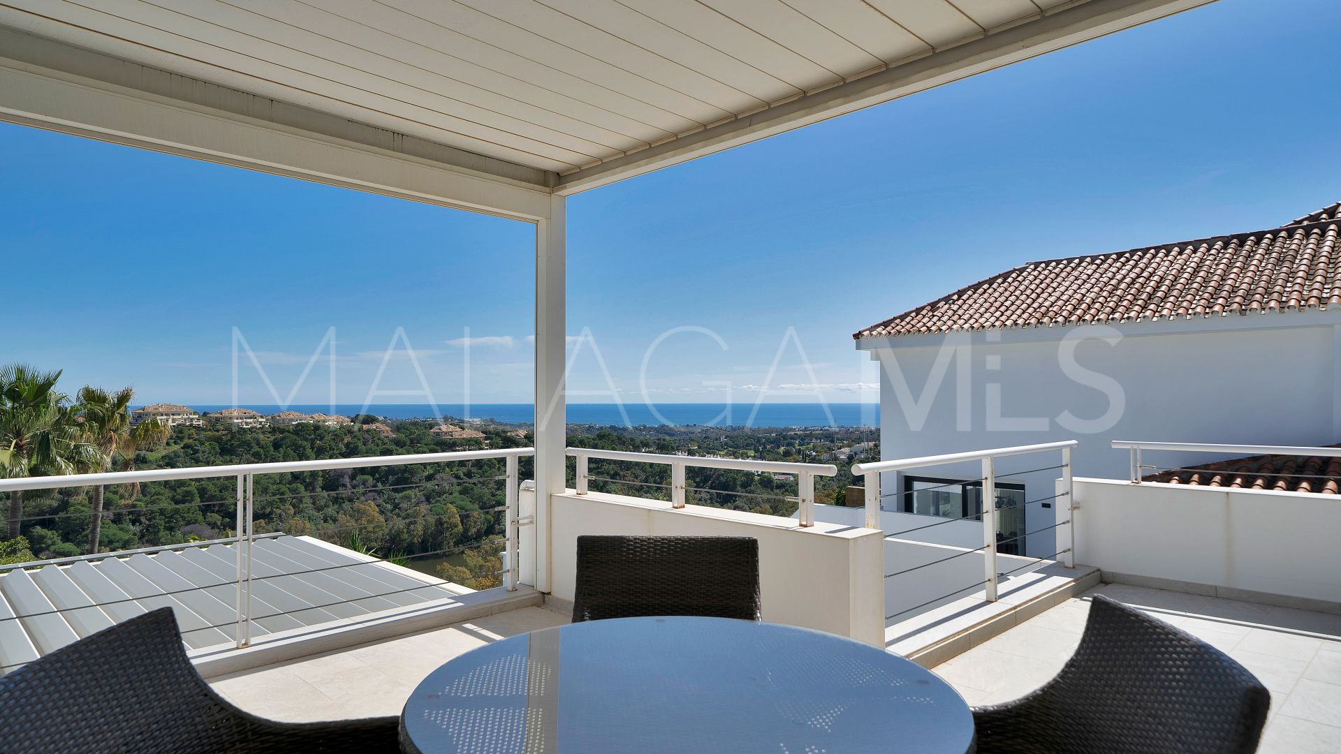 Villa for sale in Las Lomas de Nueva Andalucia