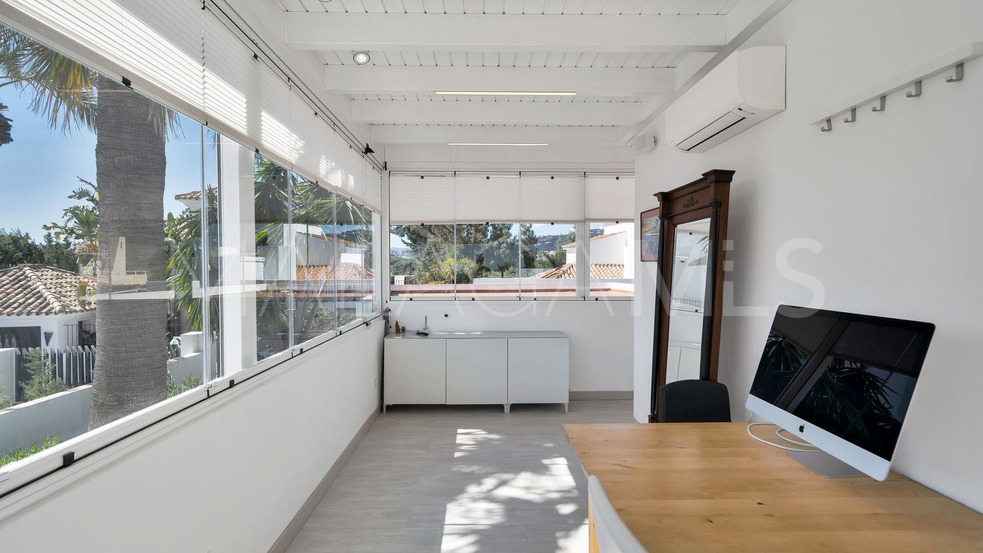 Villa for sale in Las Lomas de Nueva Andalucia