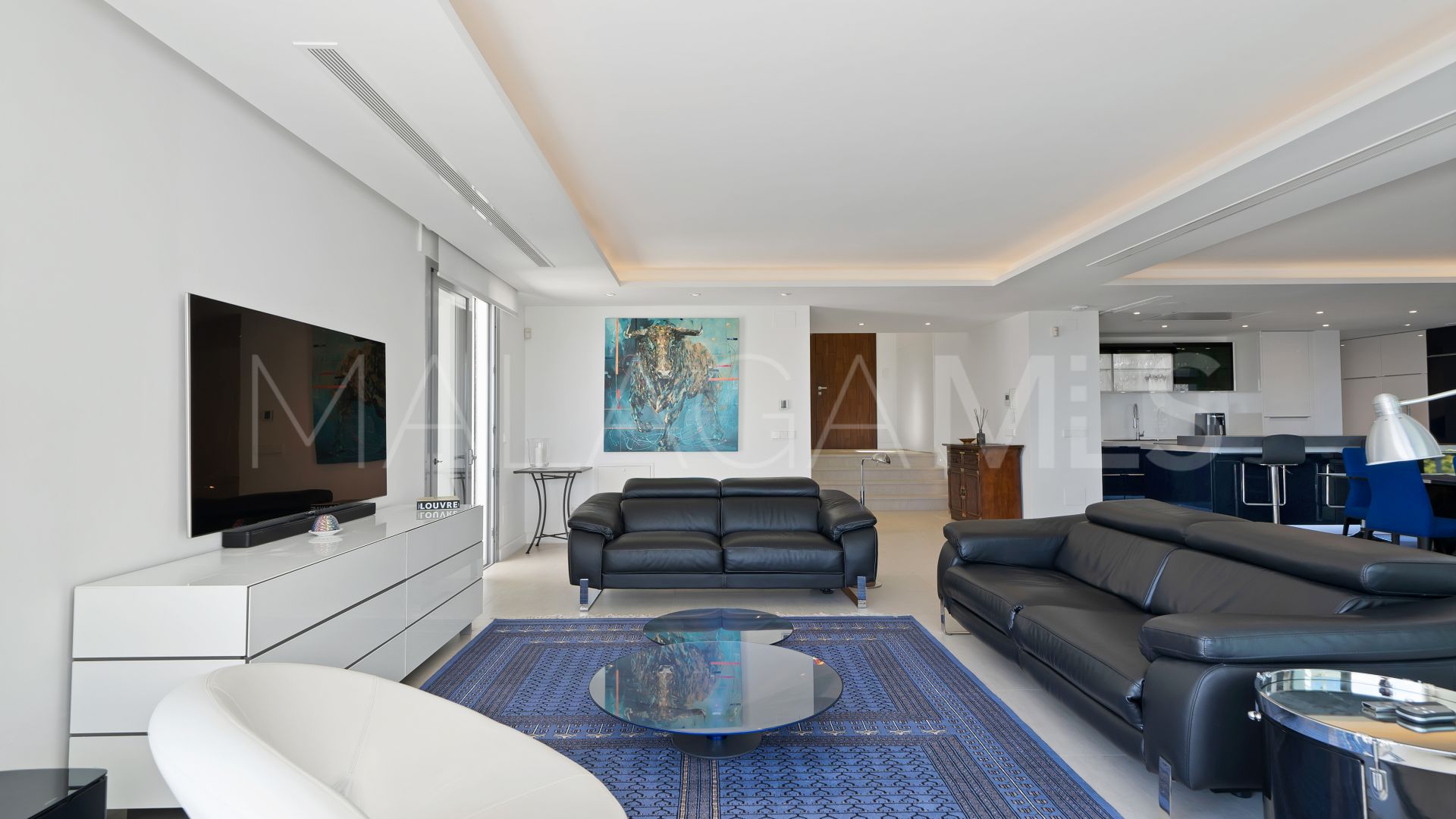 Villa for sale in Las Lomas de Nueva Andalucia