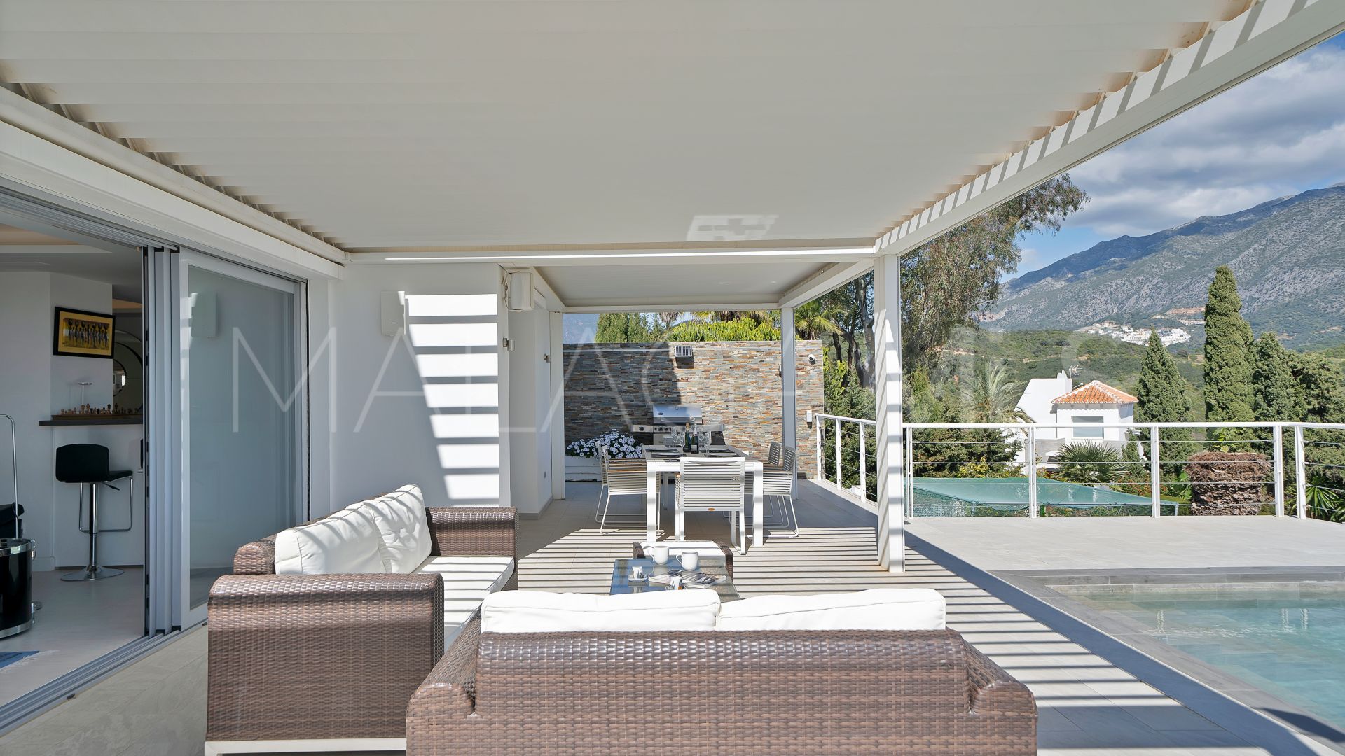 Villa for sale in Las Lomas de Nueva Andalucia