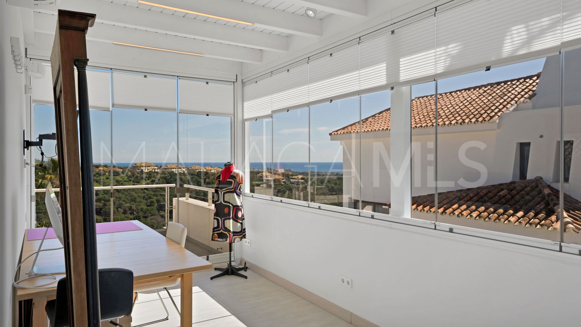 Villa for sale in Las Lomas de Nueva Andalucia