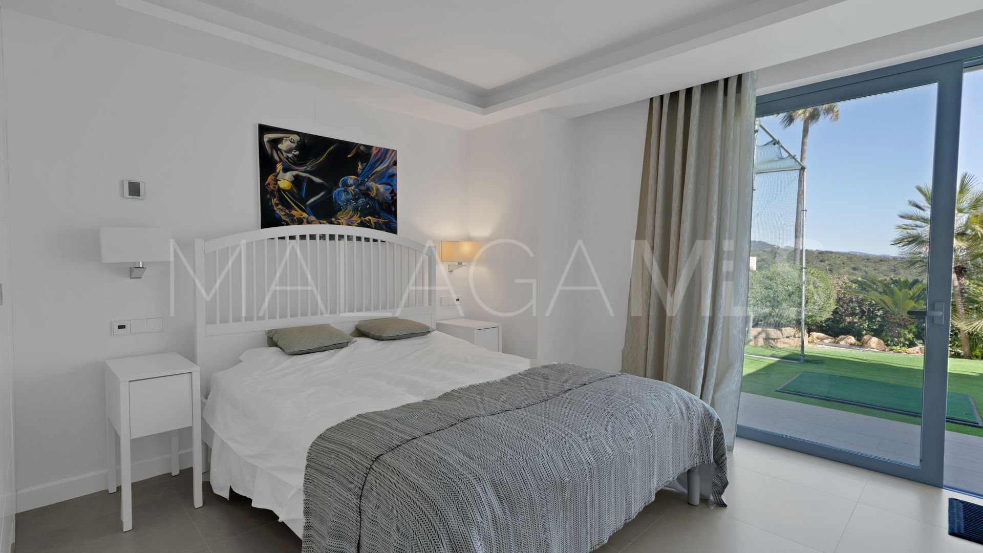 Villa for sale in Las Lomas de Nueva Andalucia