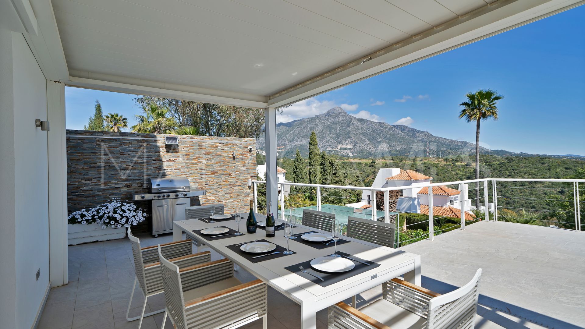 Villa for sale in Las Lomas de Nueva Andalucia