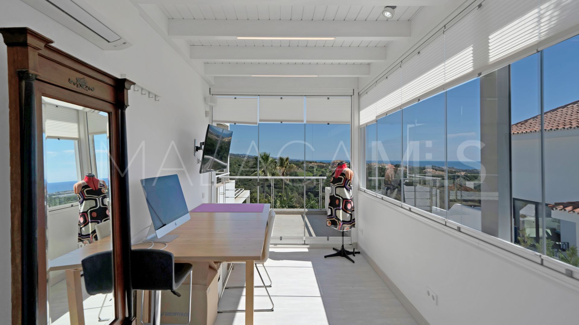 Villa for sale in Las Lomas de Nueva Andalucia