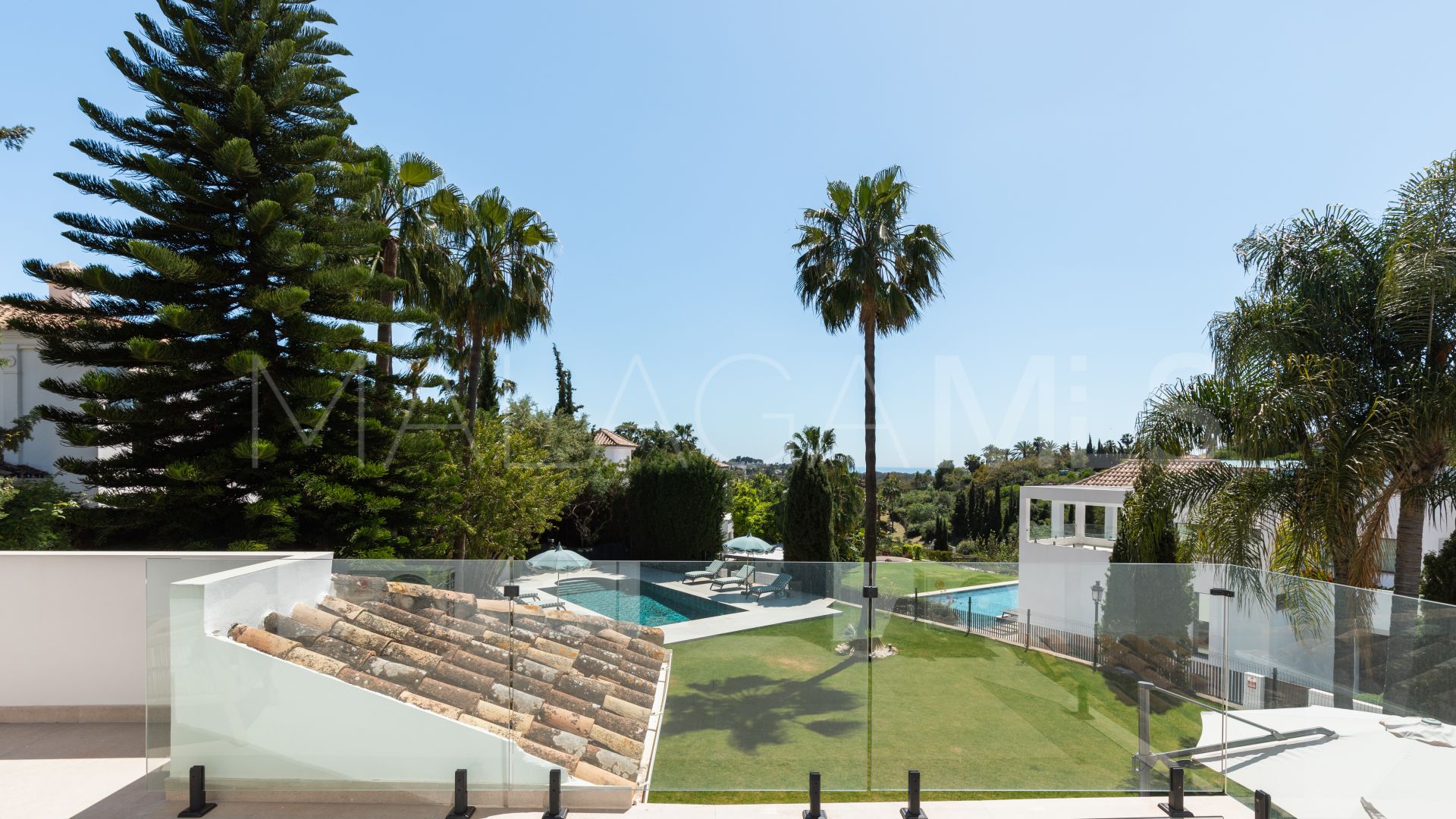 Villa for sale in Altos del Paraiso