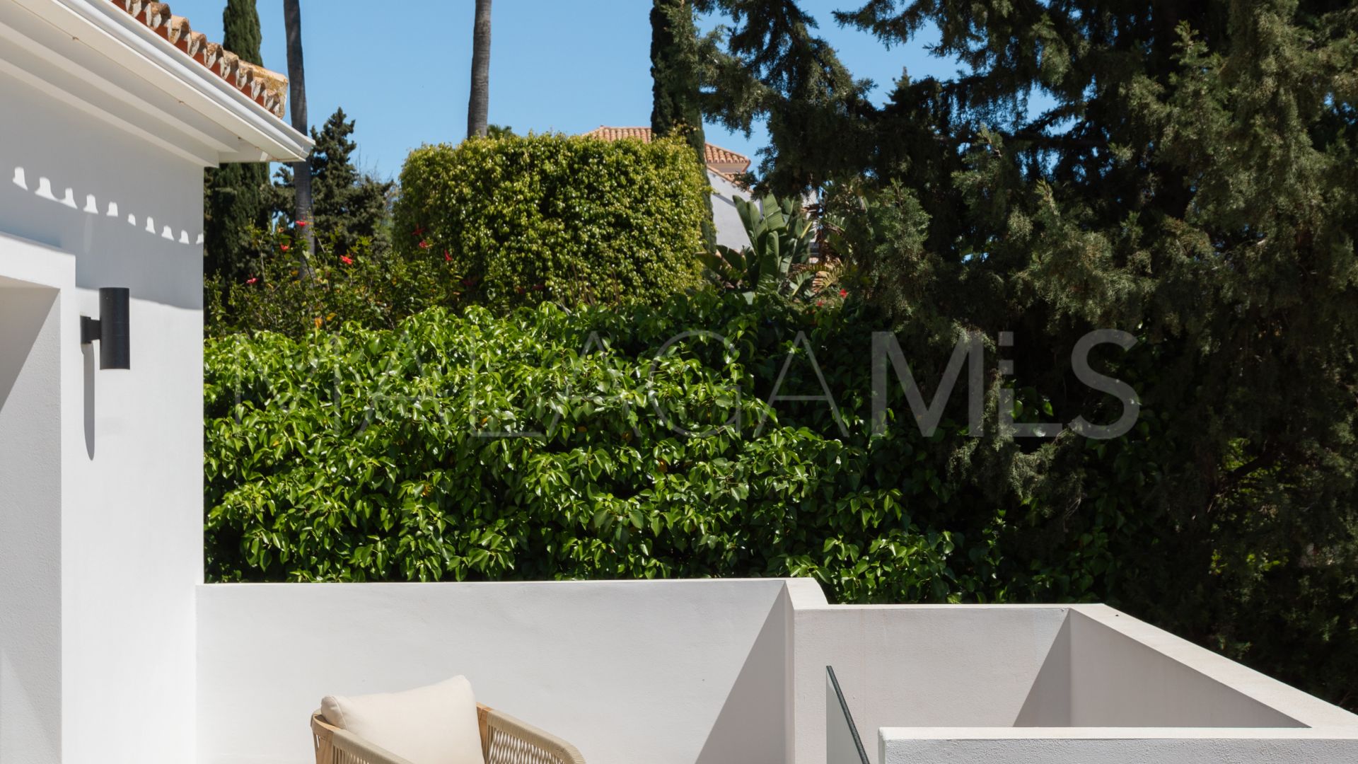 Villa for sale in Altos del Paraiso