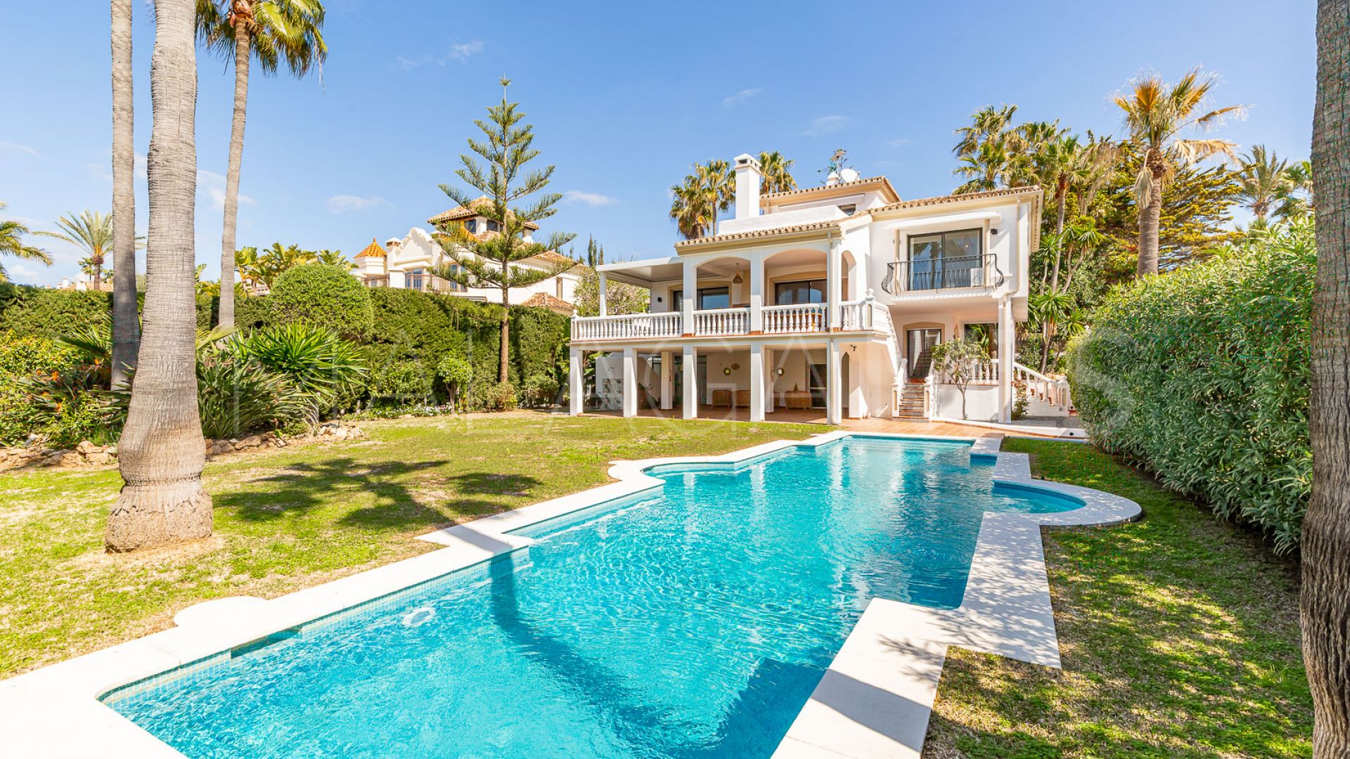 Villa for sale in Marbella Este
