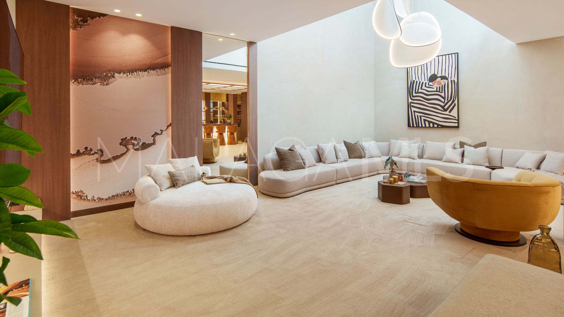 Villa for sale in Nueva Andalucia