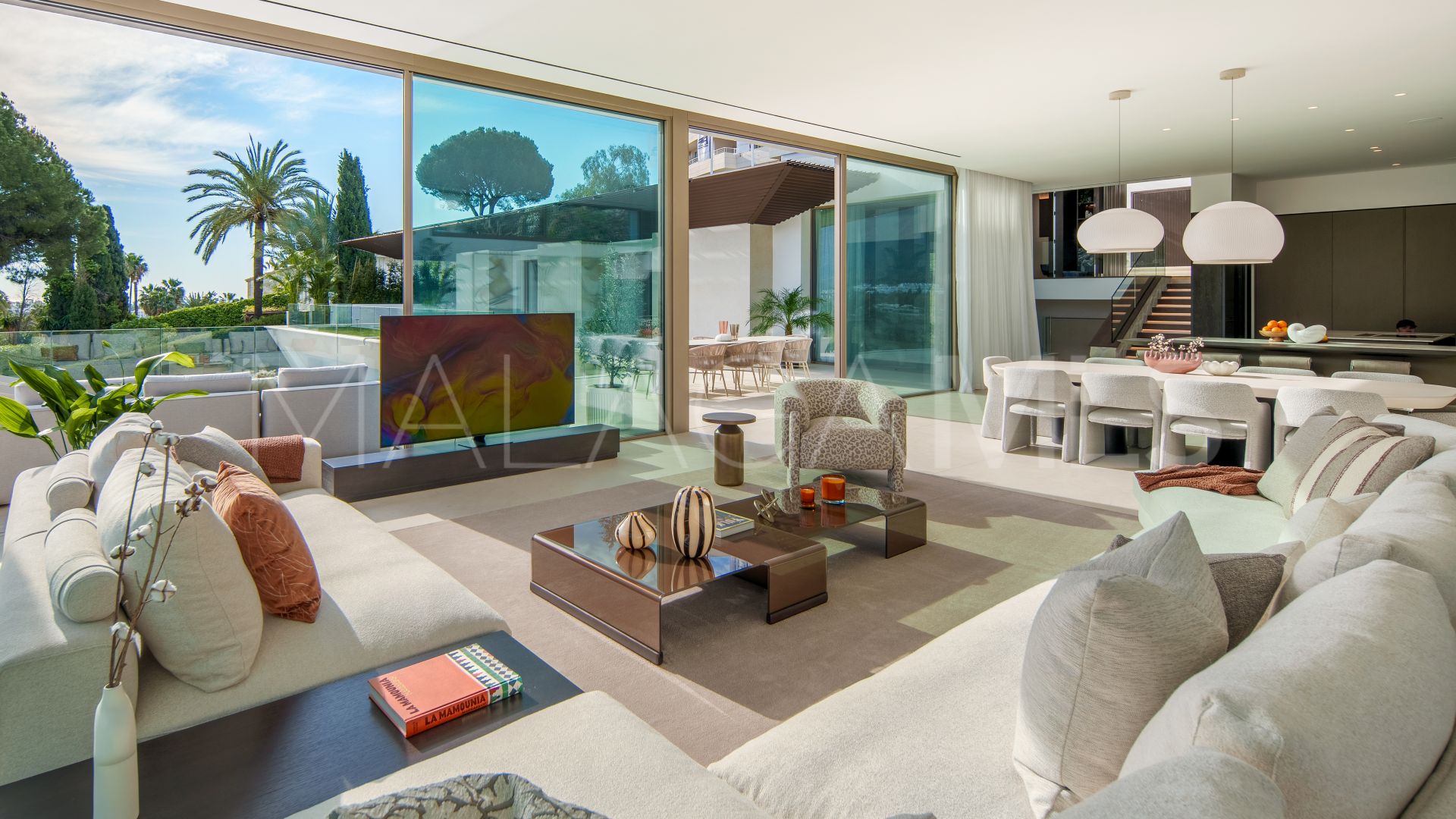 Villa for sale in Nueva Andalucia