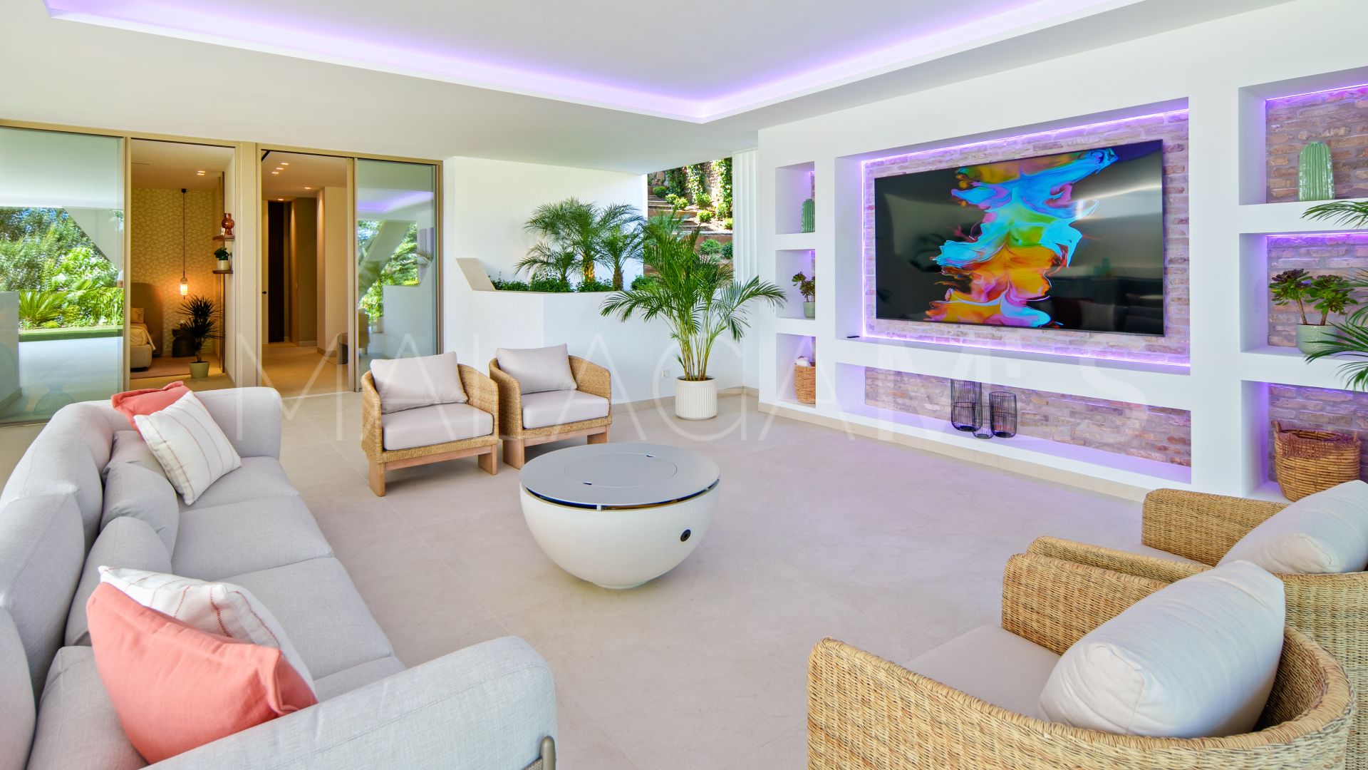 Villa for sale in Nueva Andalucia