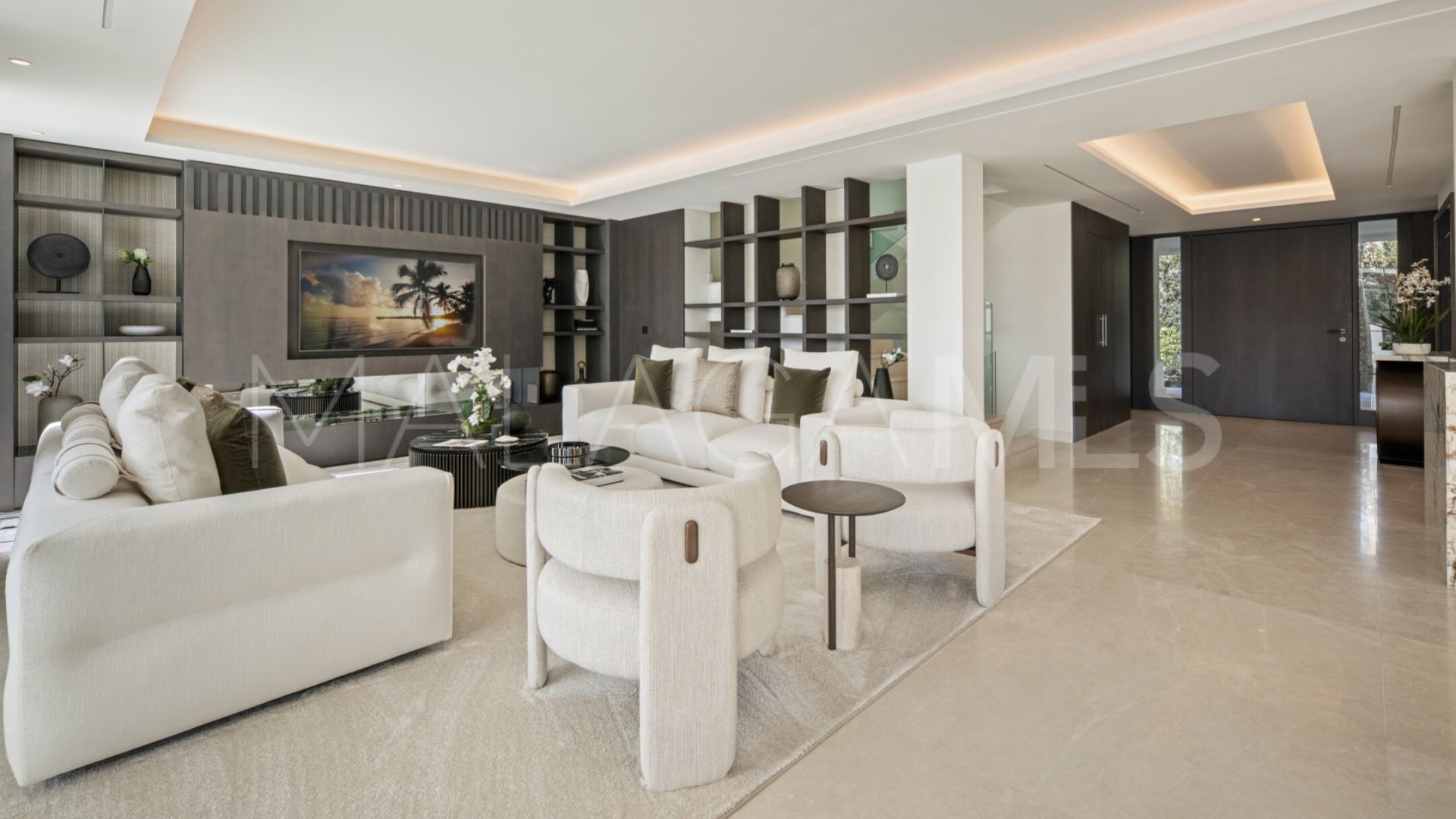 Villa for sale in Nueva Andalucia