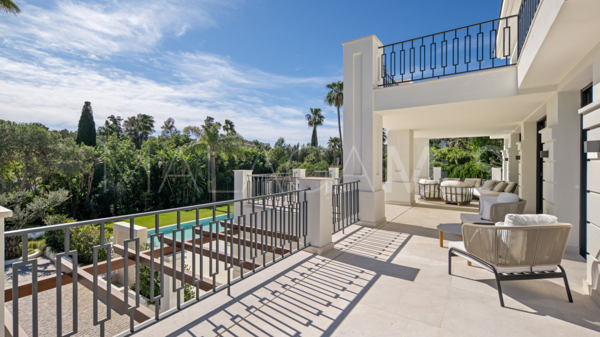 Villa for sale in Nueva Andalucia