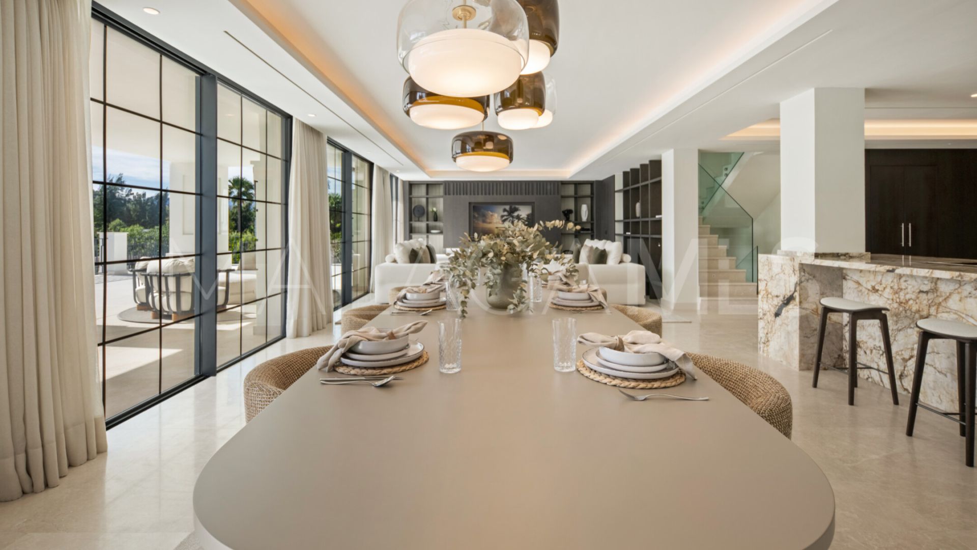 Villa for sale in Nueva Andalucia