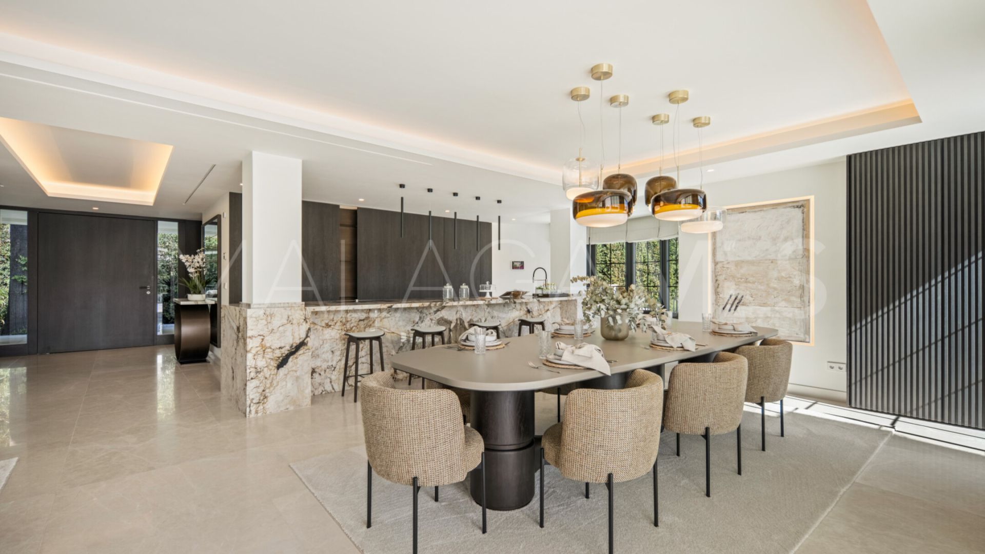 Villa for sale in Nueva Andalucia