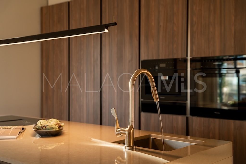 Villa for sale in Benahavis