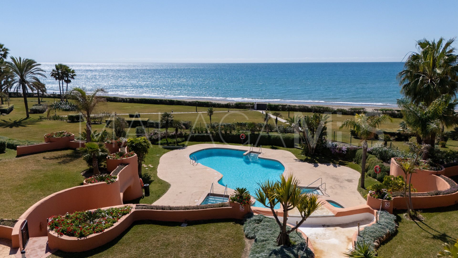 Duplex penthouse for sale in Marbella Est
