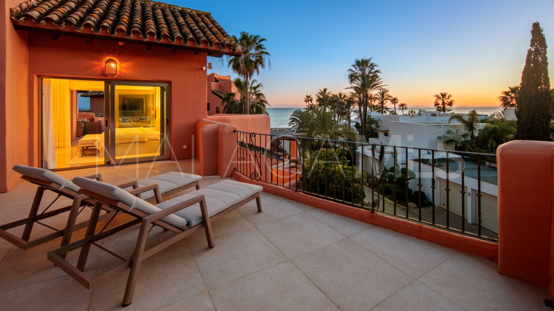 Duplex penthouse for sale in Marbella Est