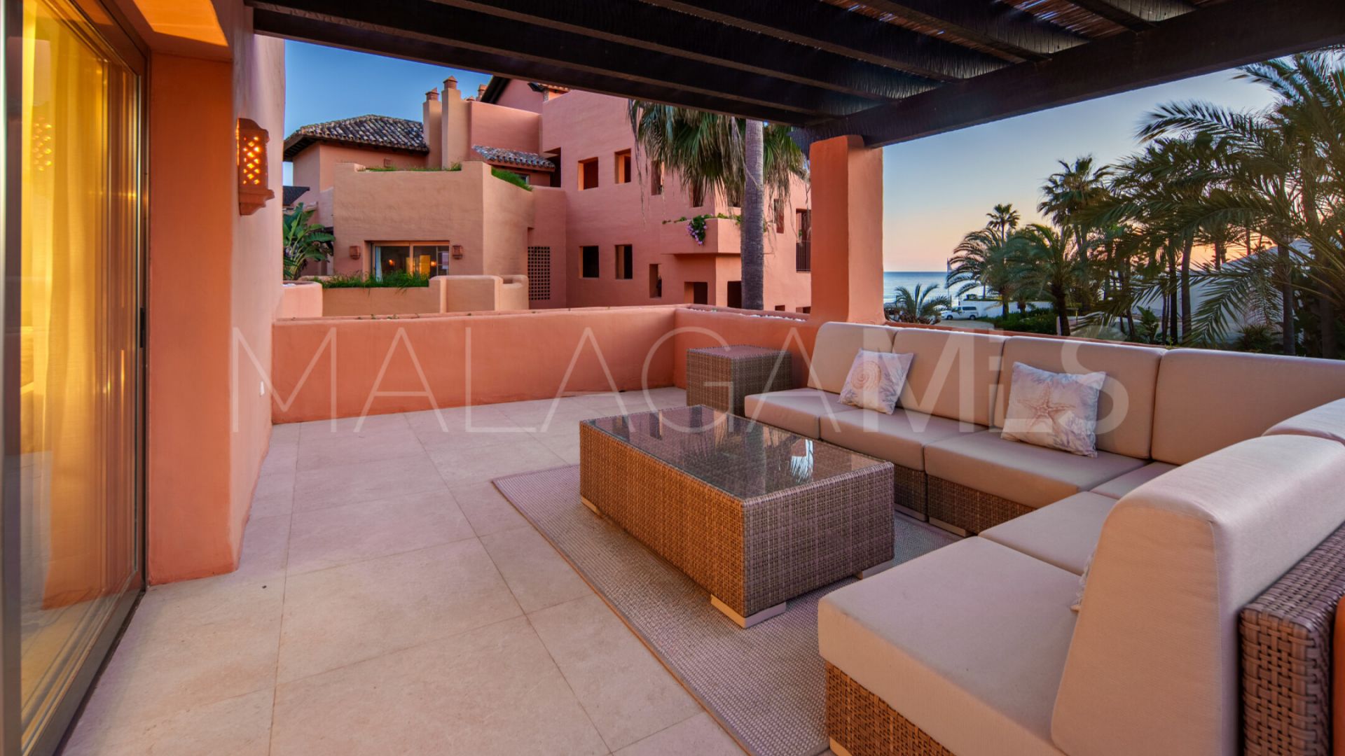 Duplex penthouse for sale in Marbella Est