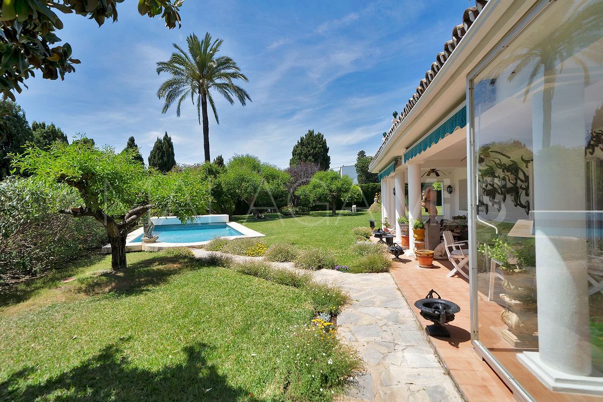Villa for sale in El Paraiso