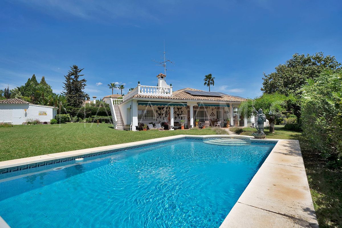 Villa for sale in El Paraiso