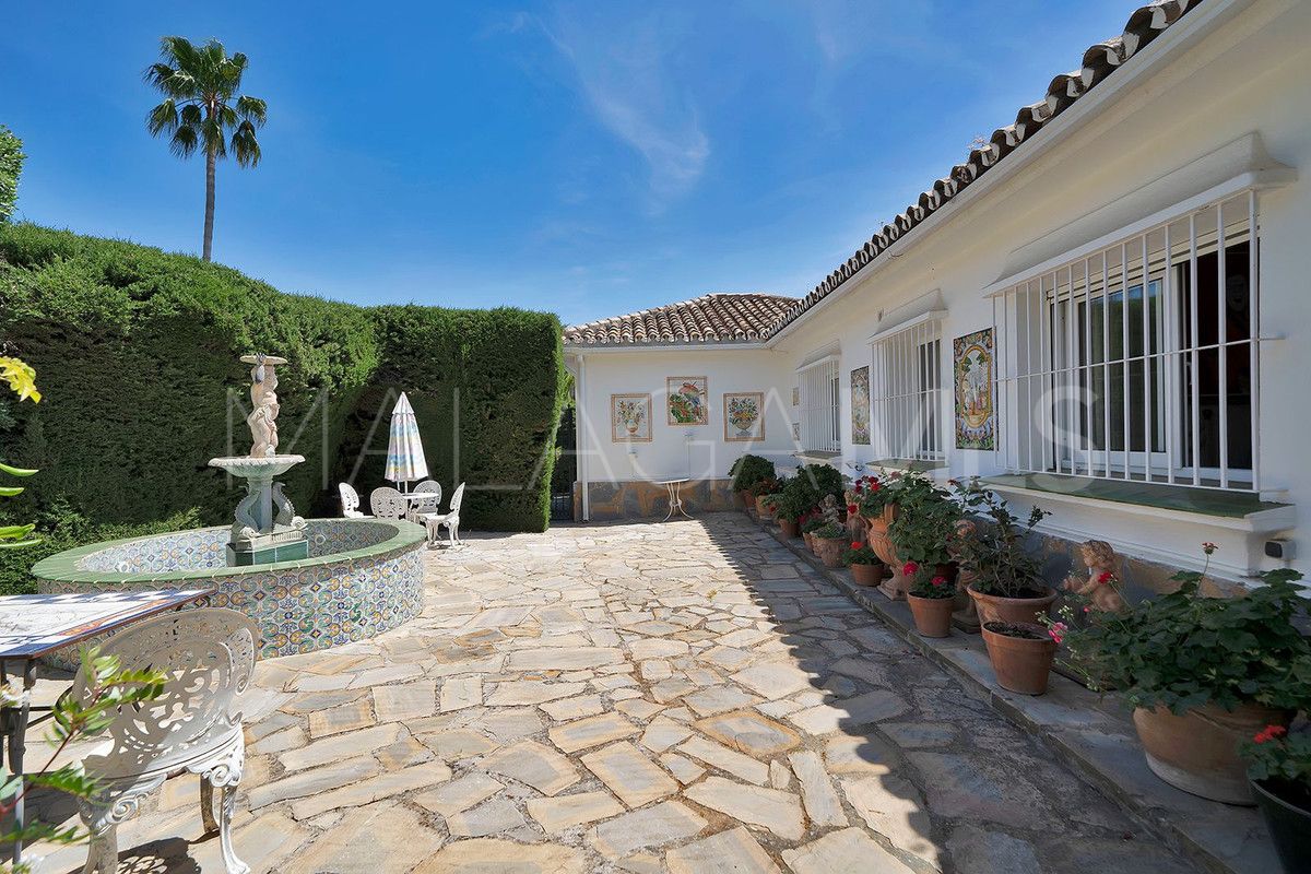 Villa for sale in El Paraiso