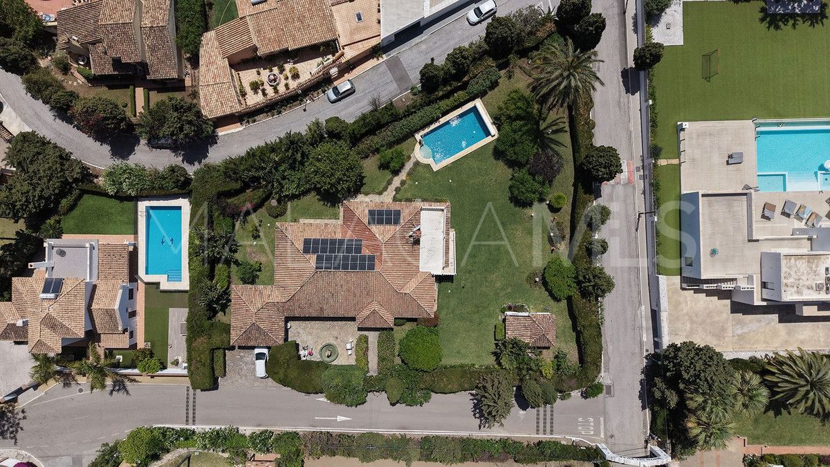 Villa for sale in El Paraiso