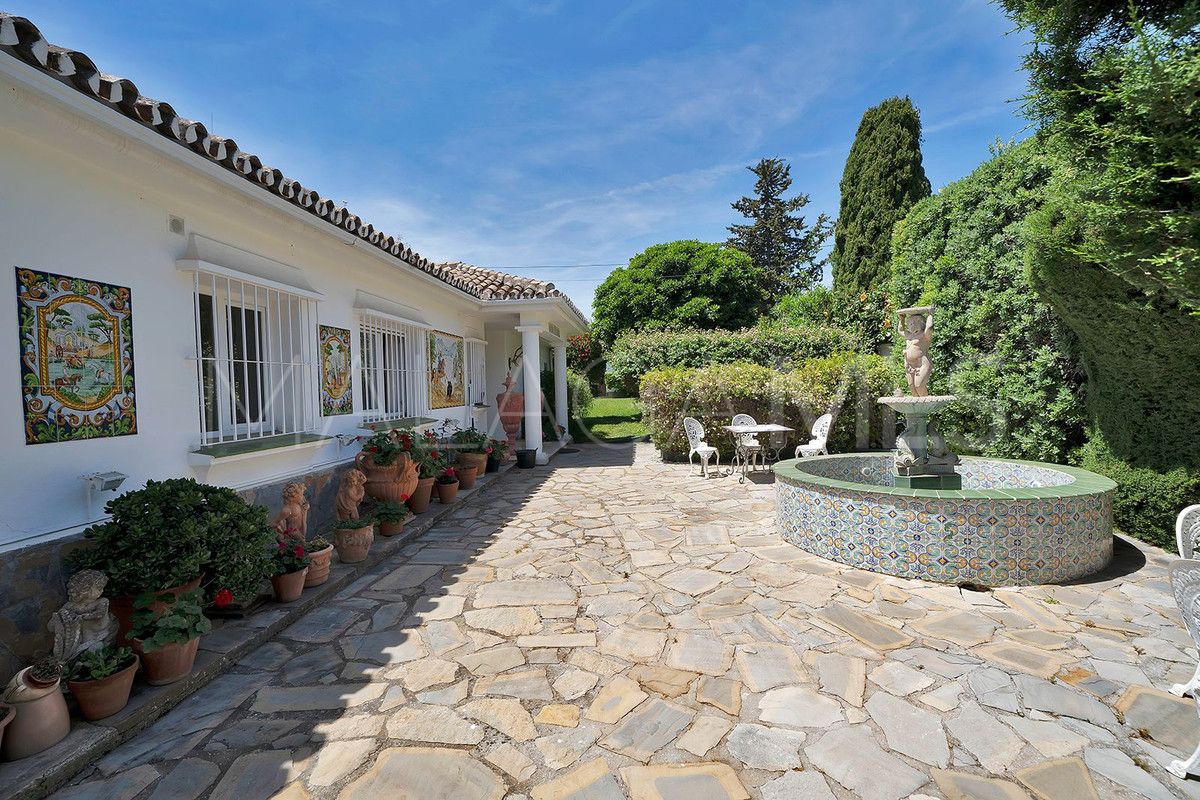 Villa for sale in El Paraiso