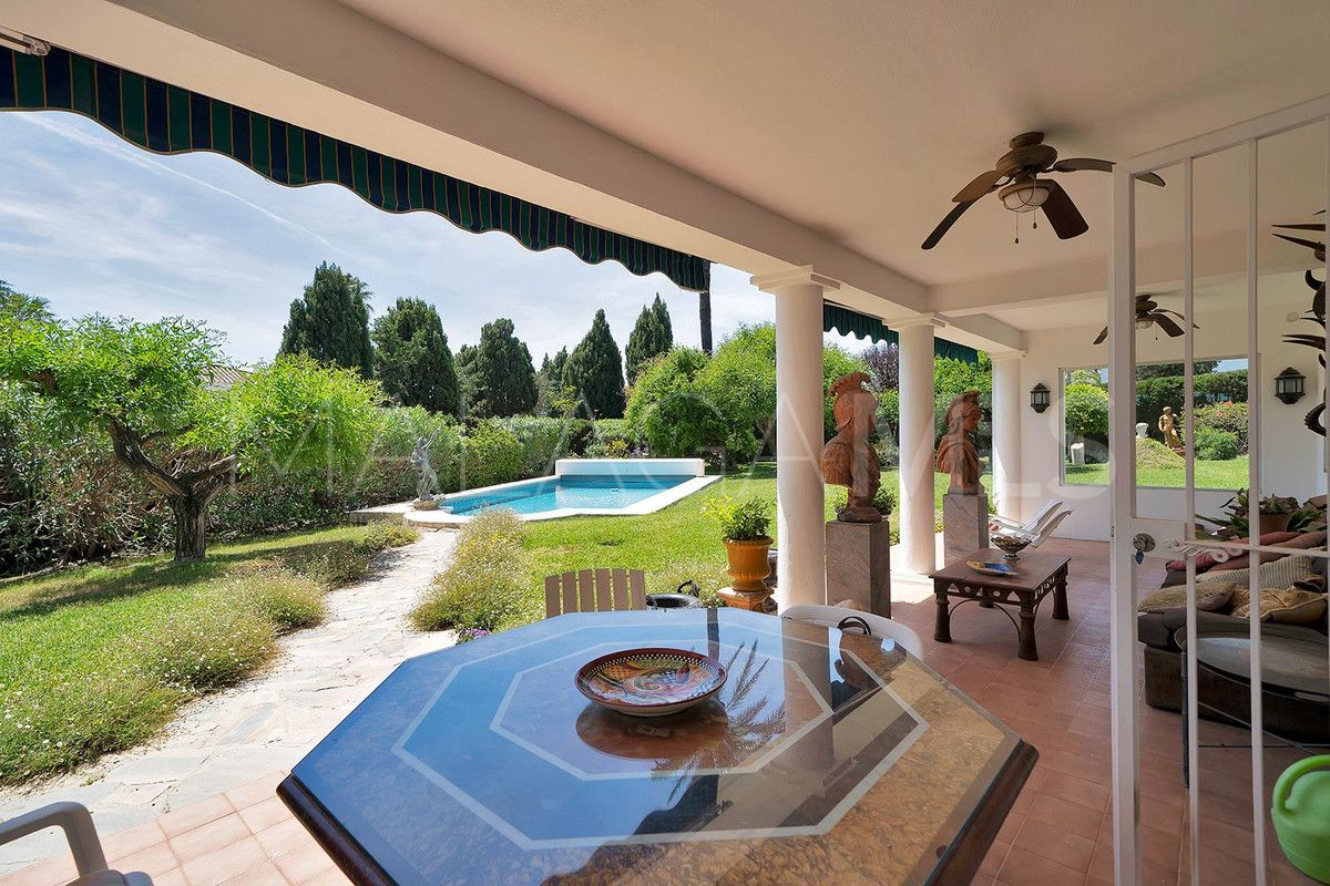 Villa for sale in El Paraiso