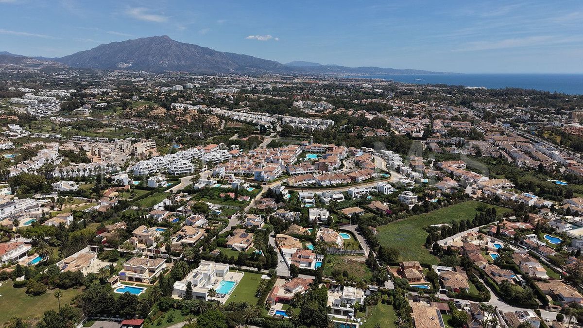 Villa for sale in El Paraiso