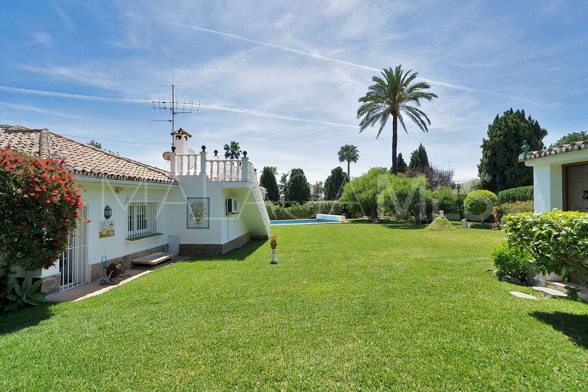 Villa for sale in El Paraiso