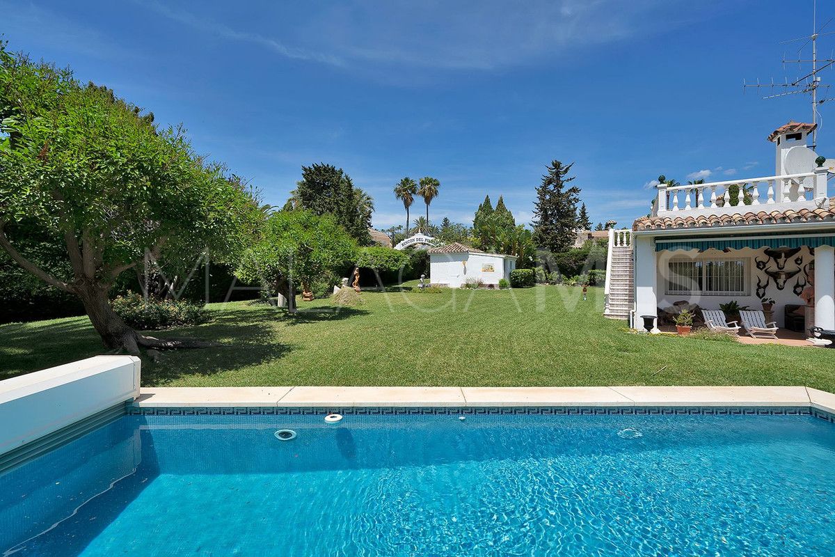 Villa for sale in El Paraiso