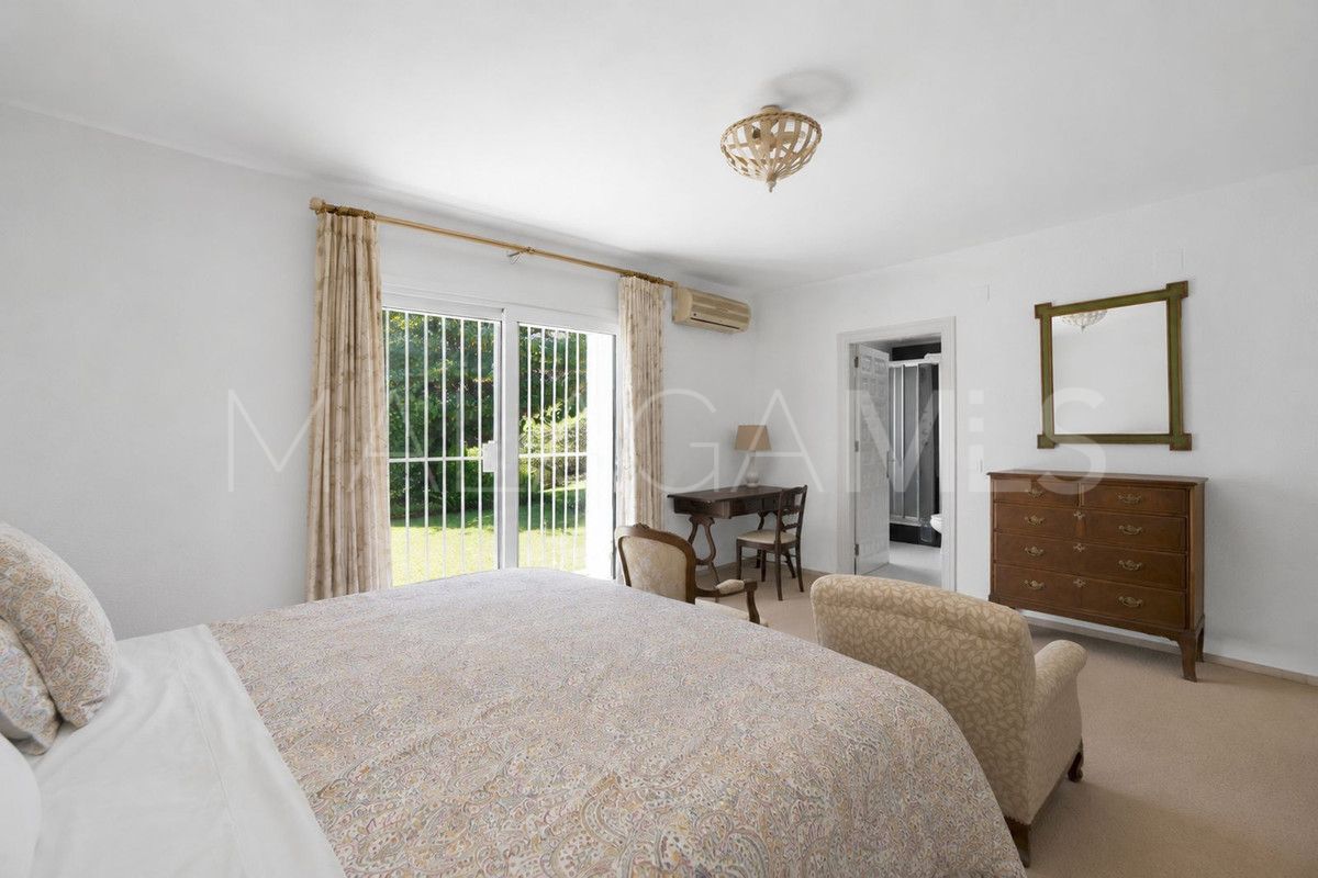Villa for sale in El Paraiso