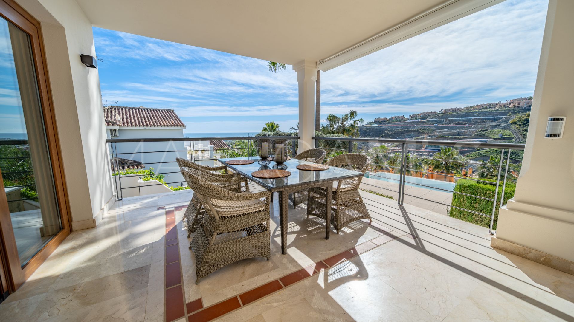 Benahavis, villa a la venta with 5 bedrooms