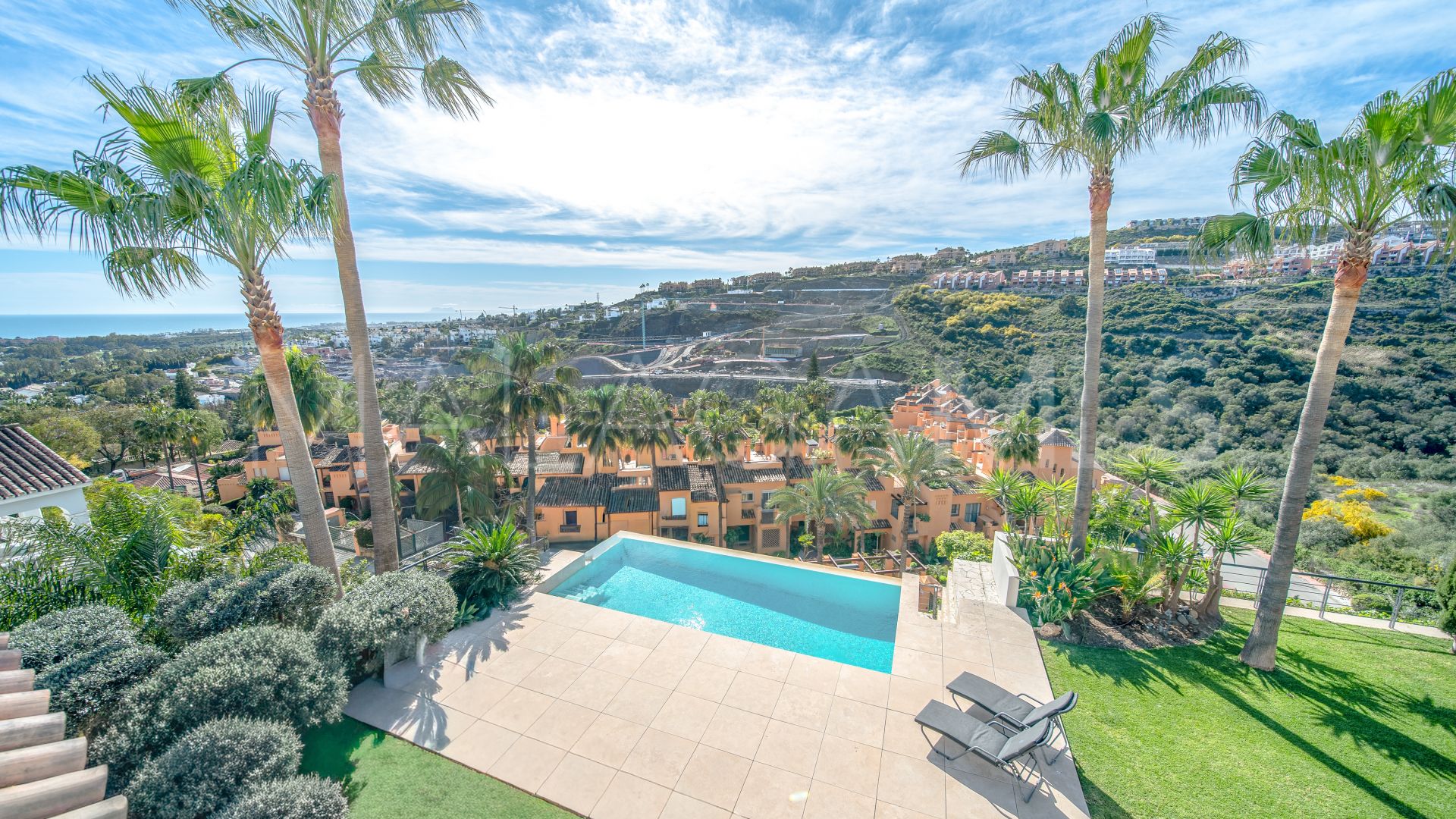 Benahavis, villa a la venta with 5 bedrooms