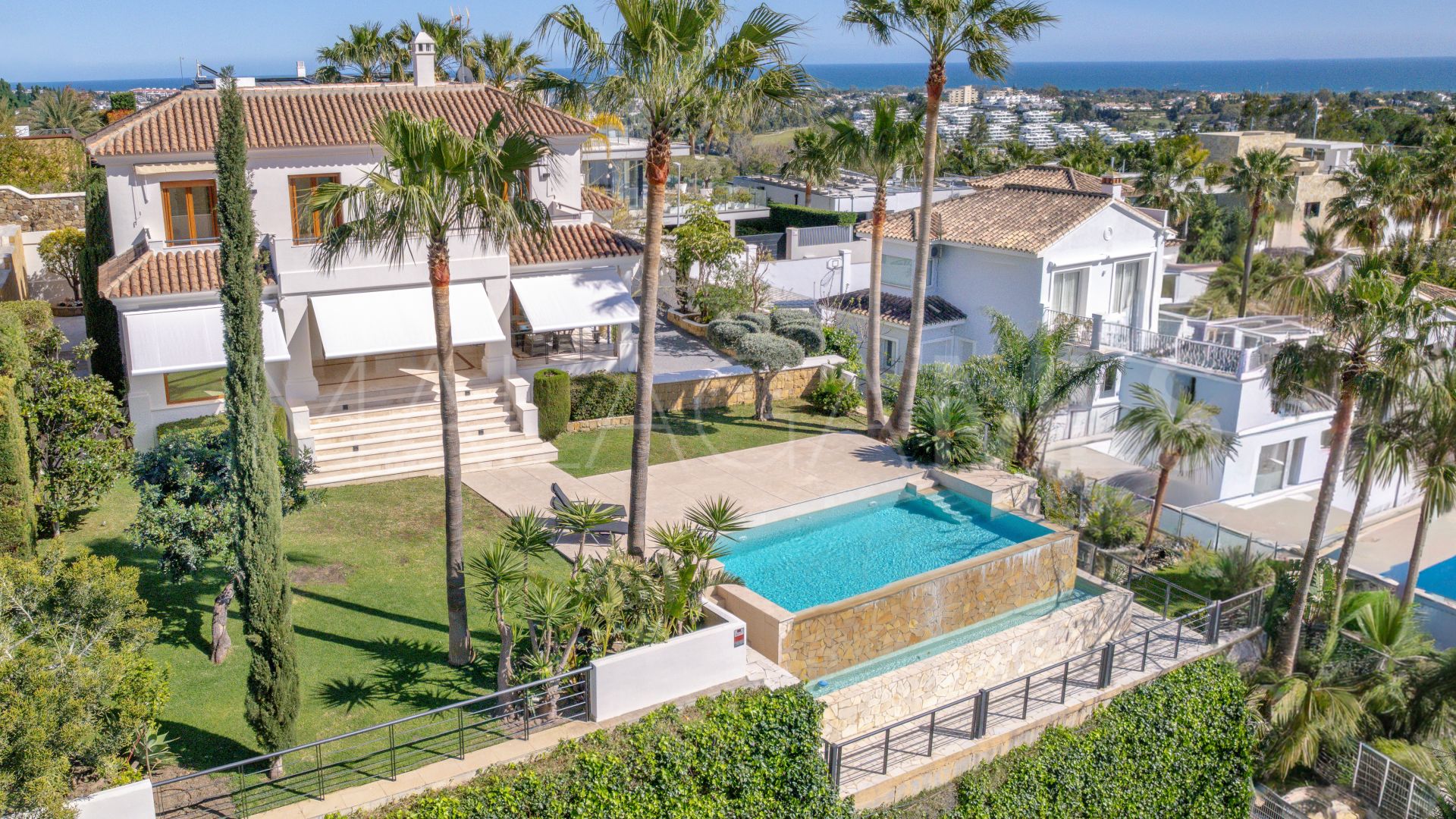 Benahavis, villa a la venta with 5 bedrooms