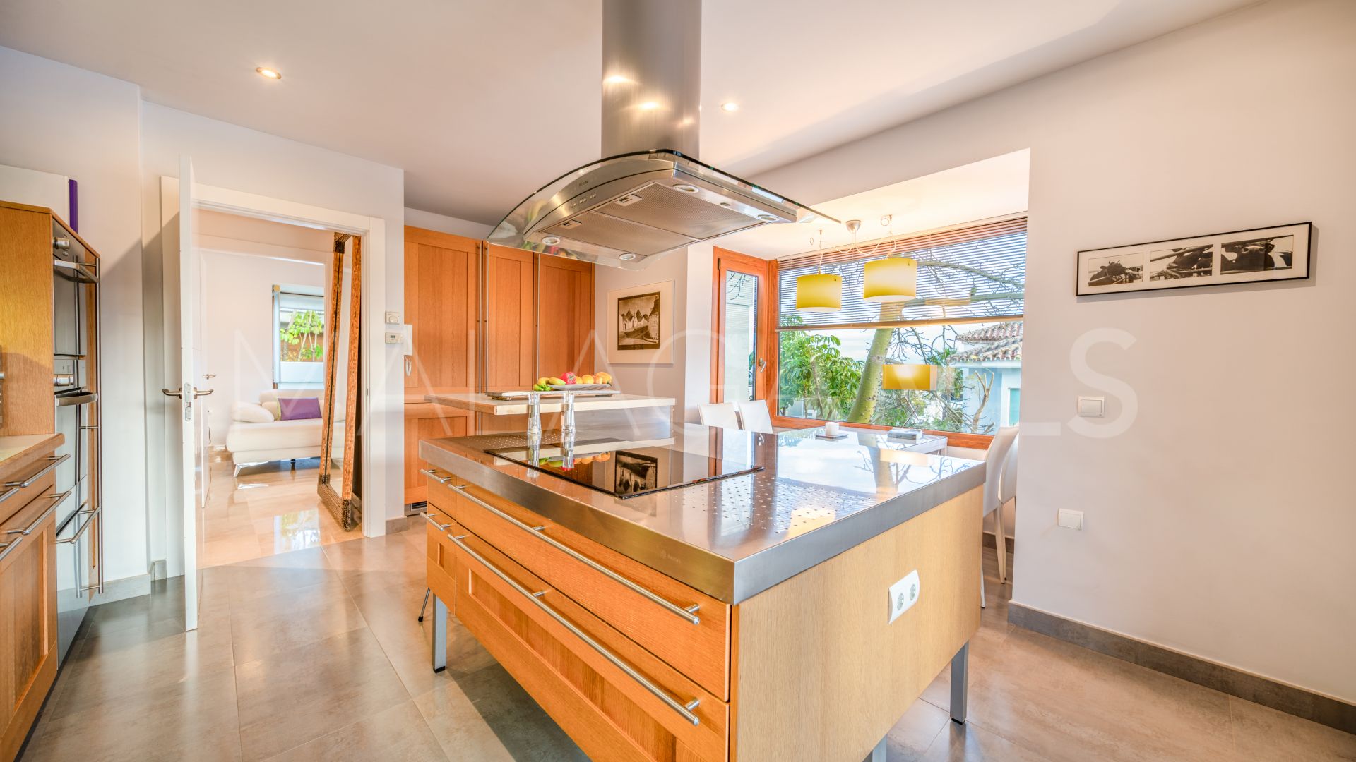 Benahavis, villa a la venta with 5 bedrooms