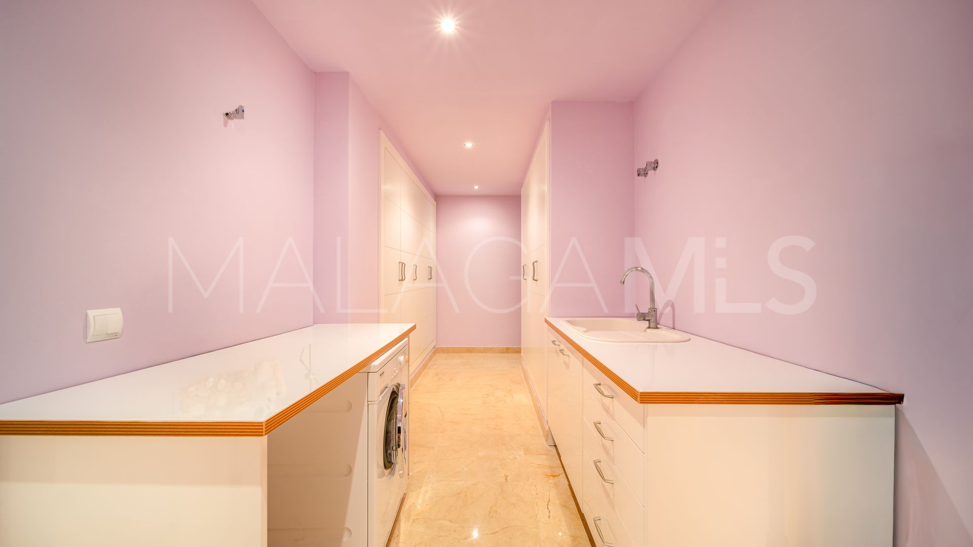 Benahavis, villa a la venta with 5 bedrooms