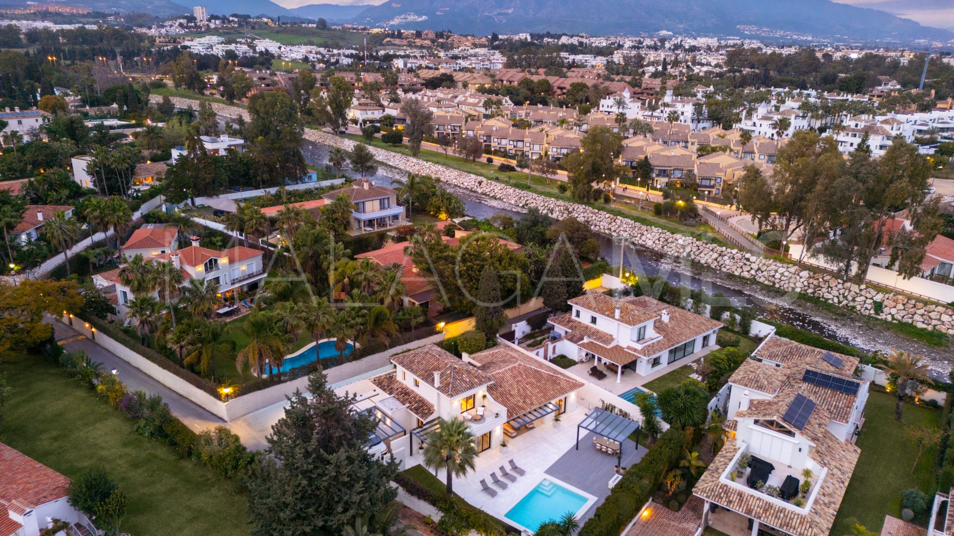 Villa for sale in San Pedro de Alcantara