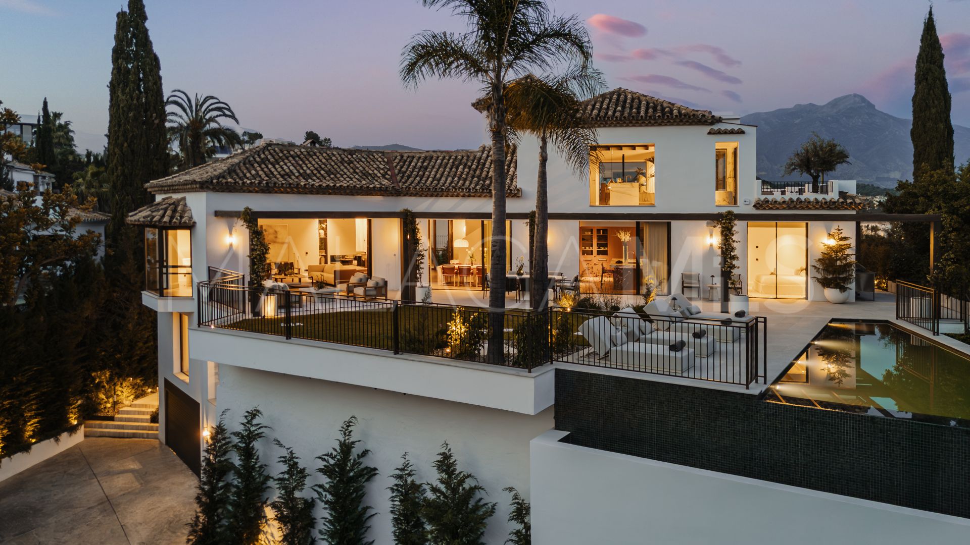 Villa for sale in El Herrojo
