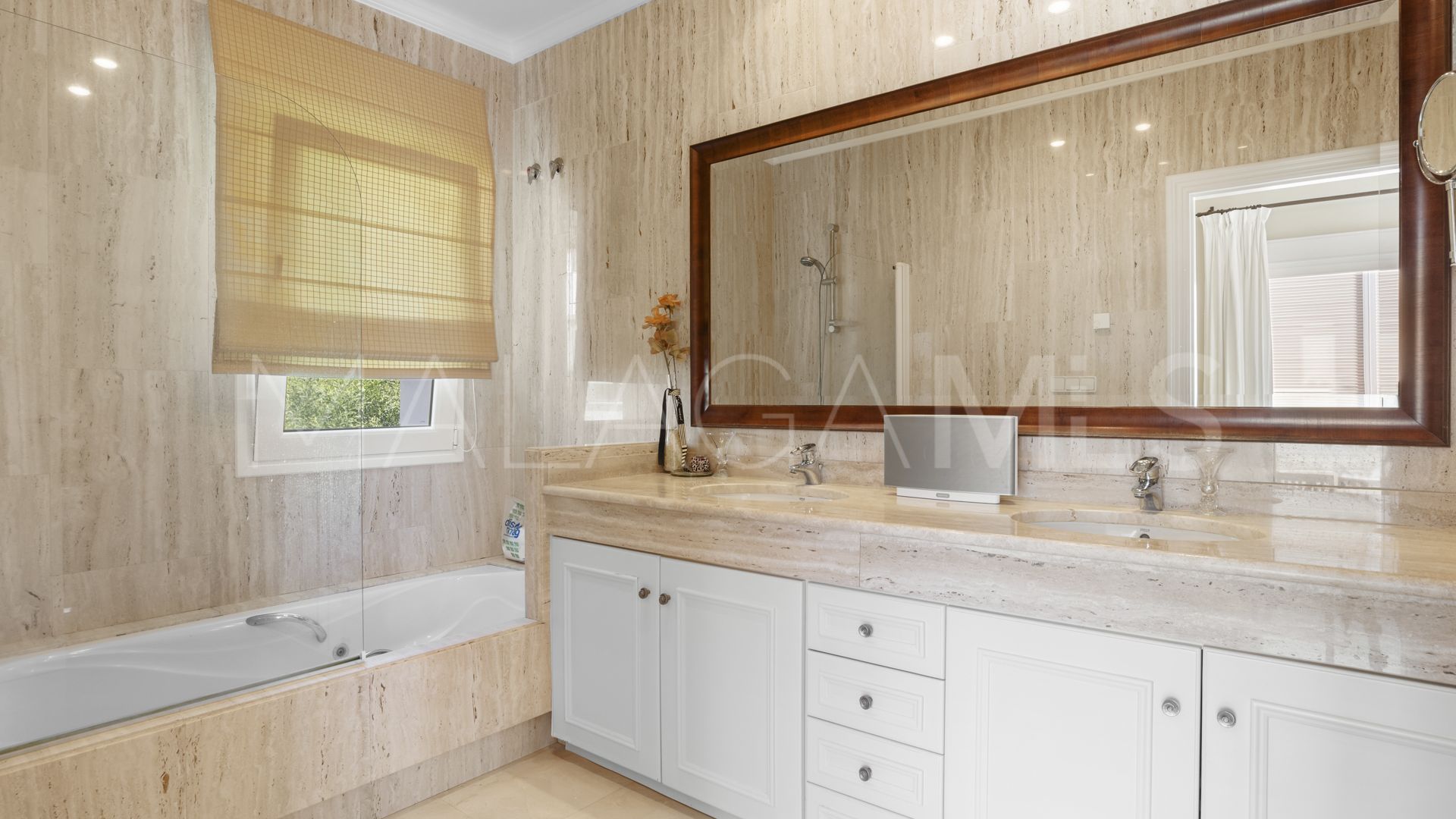 Villa for sale in Paraiso Alto