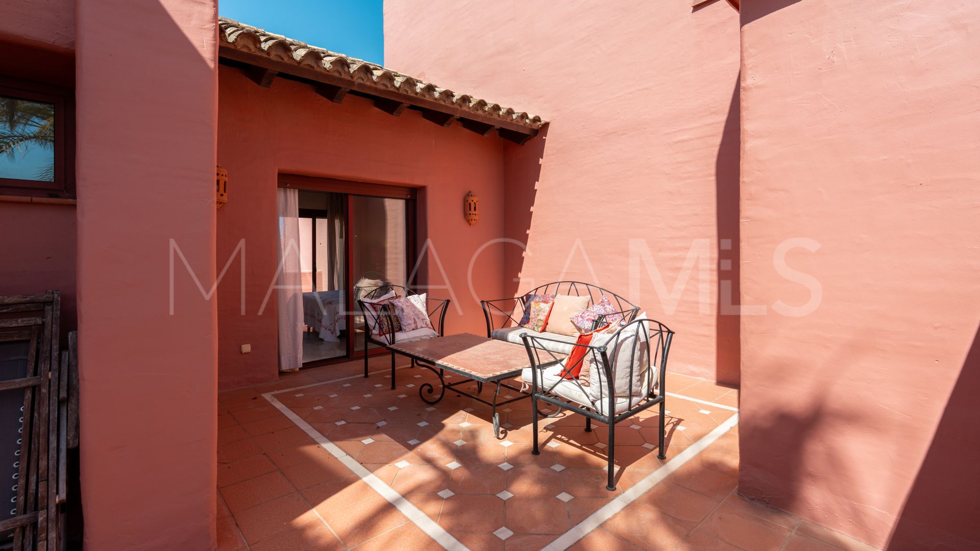 Zweistöckiges penthouse for sale in Estepona Ost
