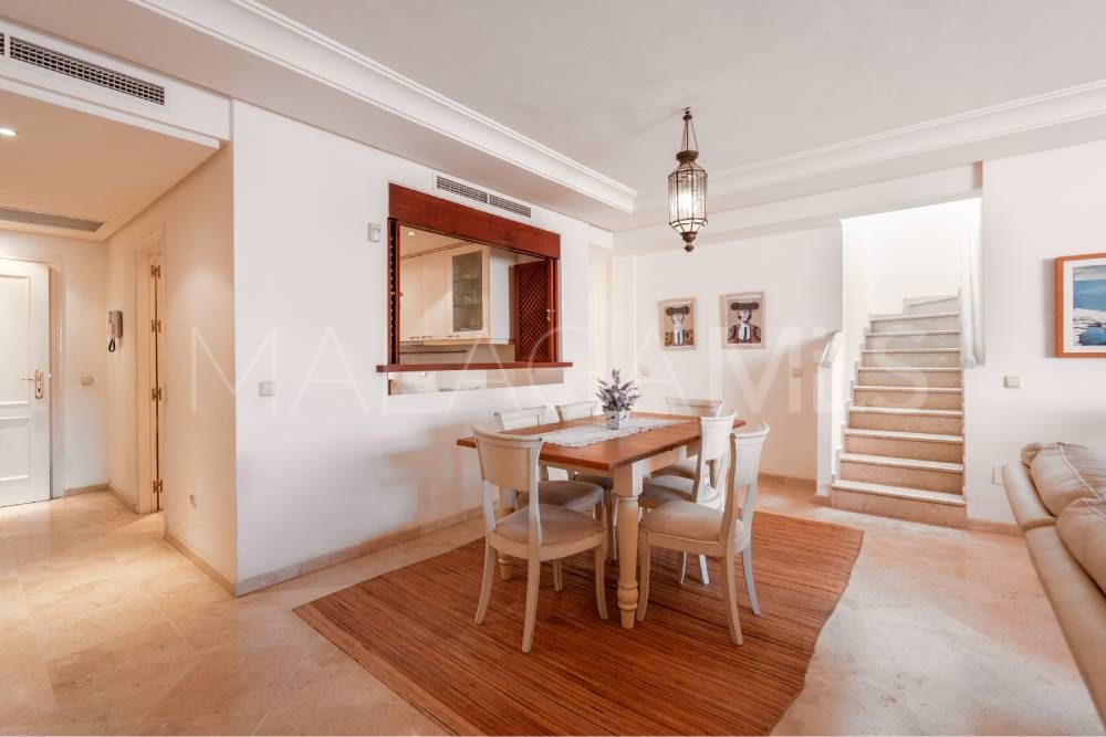 Zweistöckiges penthouse for sale in Estepona Ost