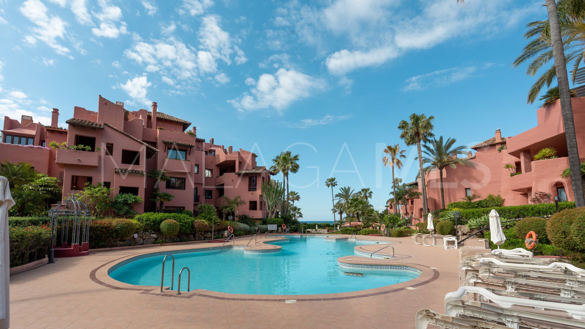 Zweistöckiges penthouse for sale in Estepona Ost